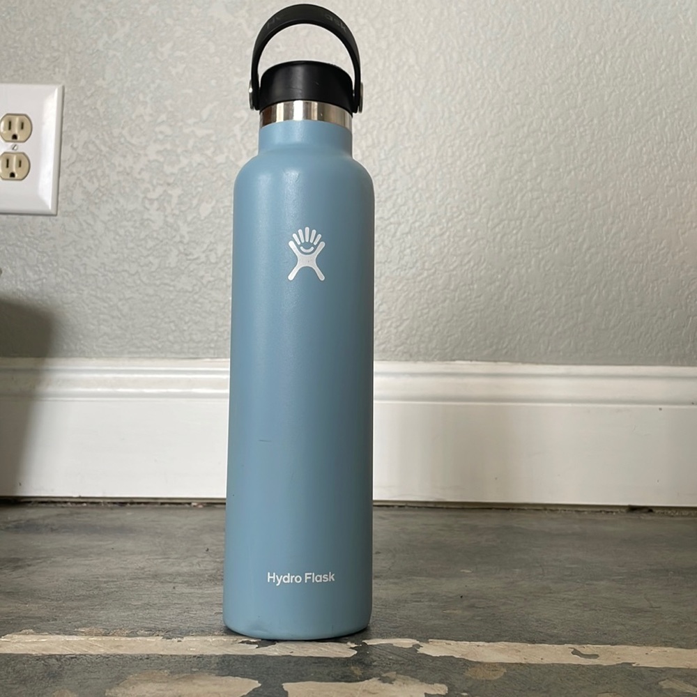 HydroFlask 24oz bottle